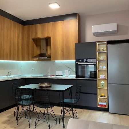 Lovely 1-bedroom Condo in Tirana WiFi-Netflix-AC Esterno foto