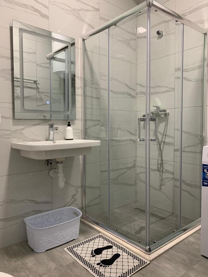 Lovely 1-bedroom Condo in Tirana WiFi-Netflix-AC Esterno foto